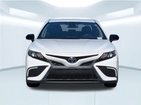 Used 2022 Toyota Camry SE image 10
