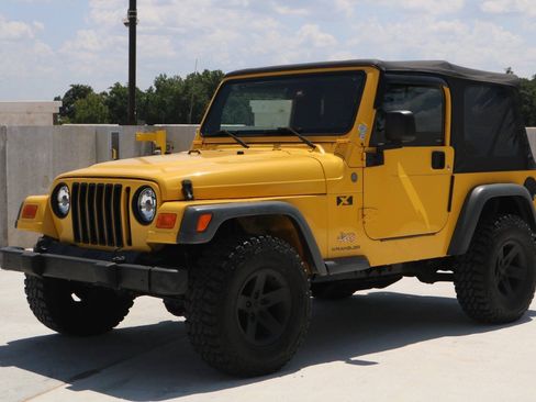 Used 2004 Jeep Wrangler X w/ Convenience Group AWD/4WD image 33