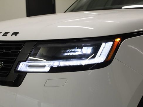 Certified 2025 Land Rover Range Rover SE AWD/4WD image 11