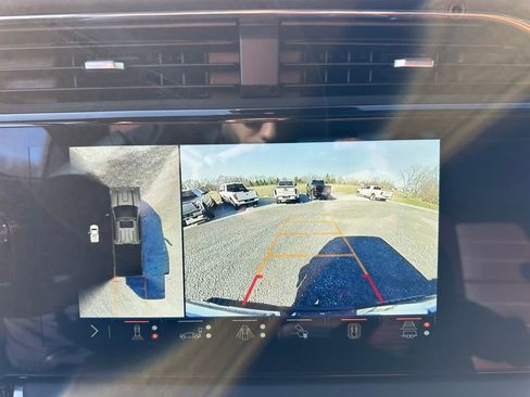 Used 2025 GMC Sierra 2500 Denali Ultimate AWD/4WD image 5