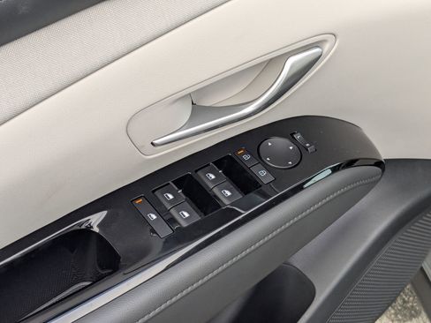 New 2025 Hyundai Tucson Limited image 16