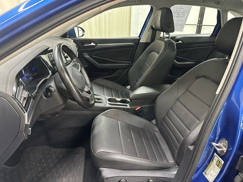 Used 2023 Volkswagen Jetta SE image 26