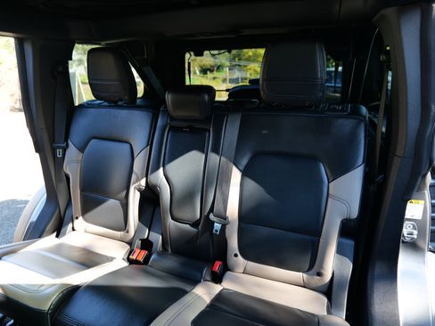 Used 2022 Ford Bronco Wildtrak image 46