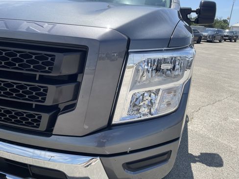 Used 2024 Nissan Titan SV w/ SV Convenience Package AWD/4WD image 10