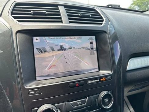 Used 2019 Ford Explorer XLT w/ Equipment Group 202A FWD image 45
