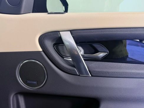 New 2025 Land Rover Discovery Sport S image 39