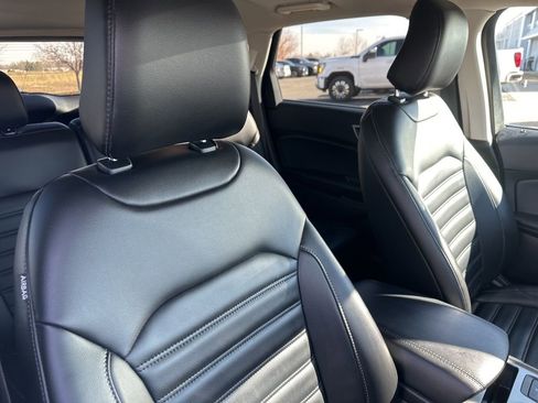 Used 2022 Ford Edge SEL image 29