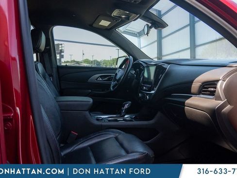 Used 2023 Chevrolet Traverse LT FWD image 23