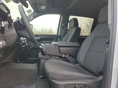 New 2026 GMC Sierra 3500 SLE image 4