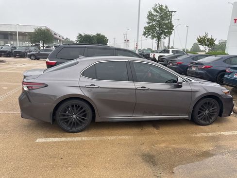 Used 2023 Toyota Camry XSE image 3