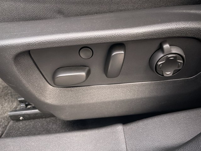 Used 2024 Buick Envision Avenir AWD/4WD image 12