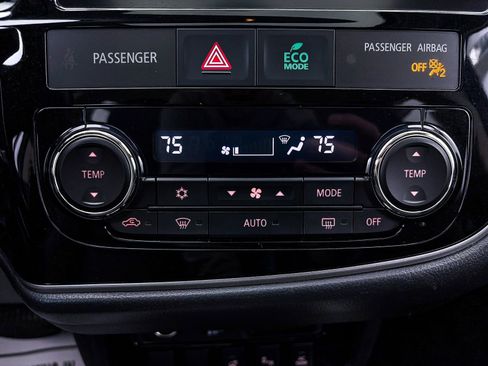 Used 2018 Mitsubishi Outlander GT image 18