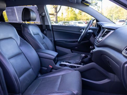 Used 2017 Hyundai Tucson SE Plus w/ Cargo Package AWD/4WD image 12