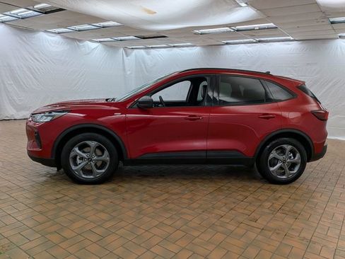 Certified 2025 Ford Escape ST-Line w/ Equipment Group 301A image 4