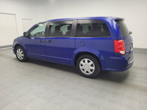 Used 2019 Dodge Grand Caravan SE w/ UConnect Hands-Free Group FWD image 3