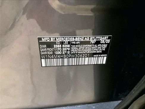 Used 2023 Mercedes-Benz GLB 250 4MATIC image 35