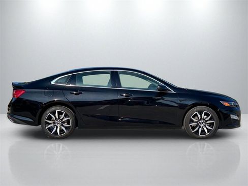 Used 2025 Chevrolet Malibu RS image 4