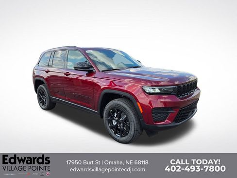 New 2025 Jeep Grand Cherokee Altitude AWD/4WD image 1