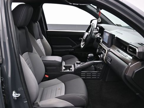 Used 2024 Toyota Tacoma TRD Sport image 31