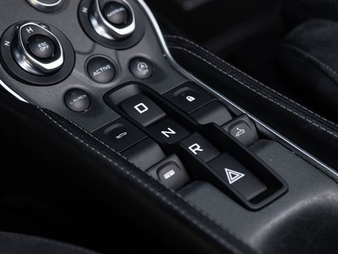 Used 2018 McLaren 570S image 46