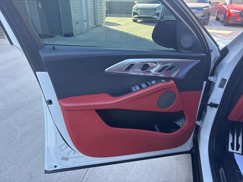 Used 2023 BMW XM image 12