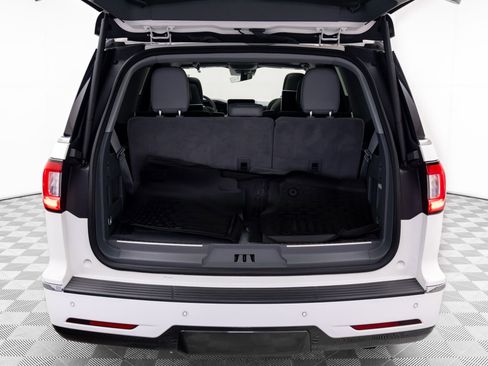 Used 2021 Lincoln Navigator Reserve w/ Luxury Package image 37