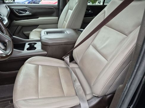 Used 2023 Chevrolet Tahoe Z71 w/ Luxury Package AWD/4WD image 16