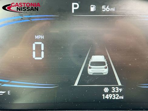 Used 2025 Hyundai Venue SEL image 15