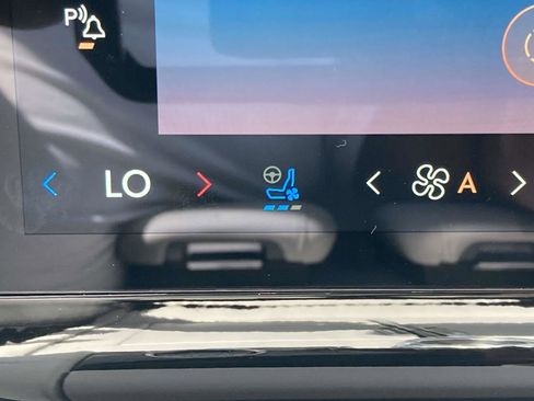 New 2026 Lincoln Navigator L Premier AWD/4WD image 34