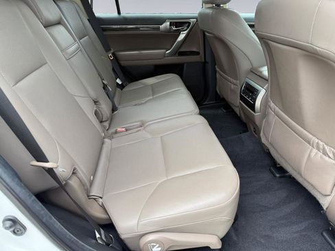 Used 2022 Lexus GX 460 Premium w/ Premium Package AWD/4WD image 18