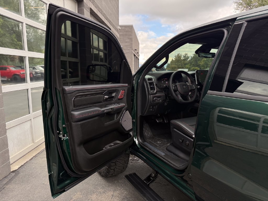 Used 2027 RAM 1500 4x4 Crew Cab image 20