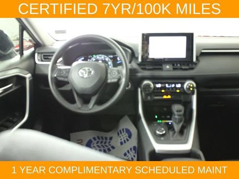 Used 2025 Toyota RAV4 XLE AWD/4WD image 22