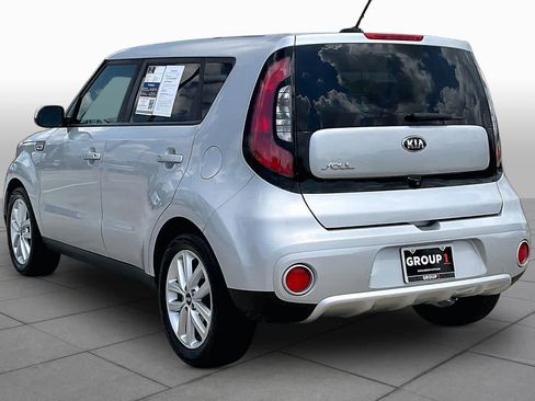Used 2018 Kia Soul + FWD image 12