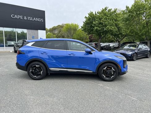 Certified 2026 Kia Sportage EX FWD image 2