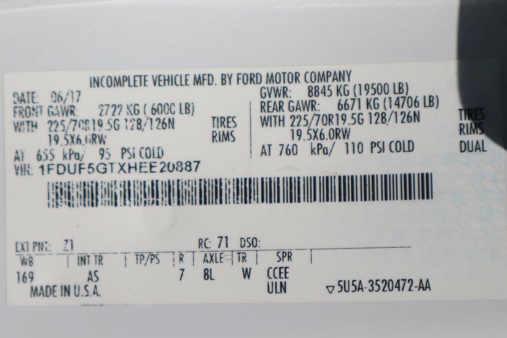 Used 2017 Ford F550 2WD Regular Cab Super Duty image 41