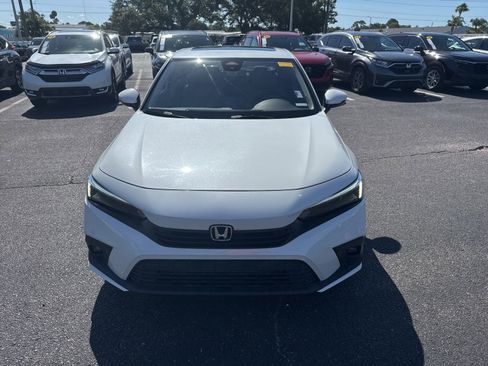 Used 2023 Honda Civic Touring image 2