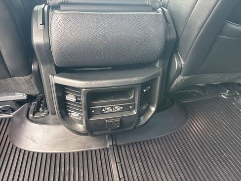 Used 2019 RAM 1500 Laramie AWD/4WD image 31