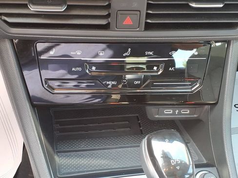 Used 2025 Volkswagen Jetta SE FWD image 24