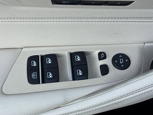 Used 2023 BMW 530i w/ Premium Package image 13