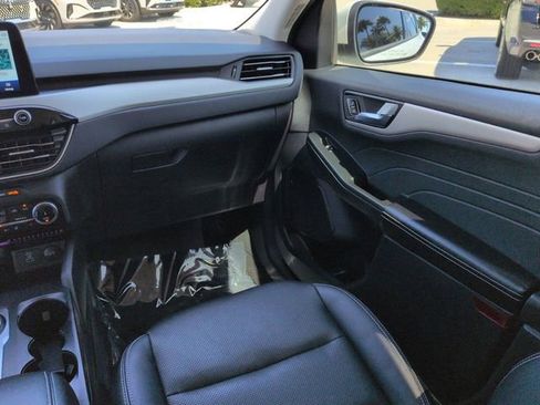 Used 2022 Ford Escape SEL FWD image 17