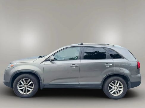 Used 2014 Kia Sorento LX FWD image 4