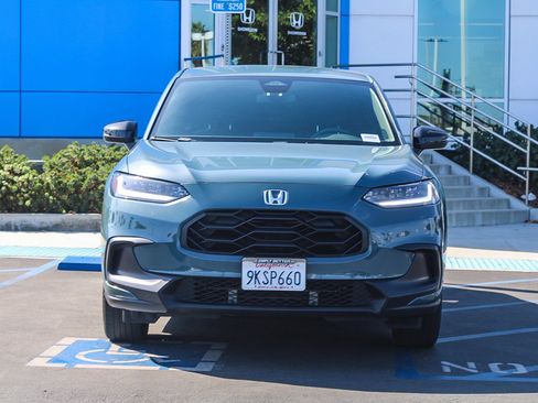 Used 2024 Honda HR-V Sport image 2