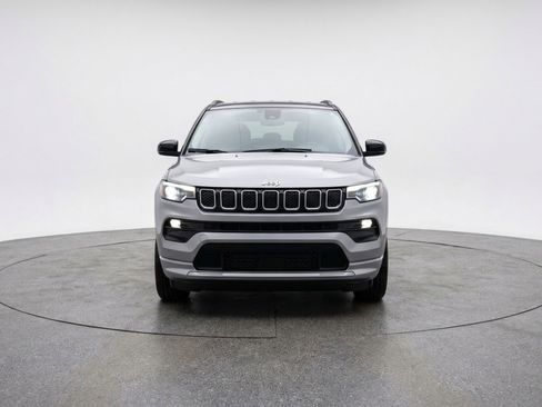 Used 2025 Jeep Compass Limited AWD/4WD image 2