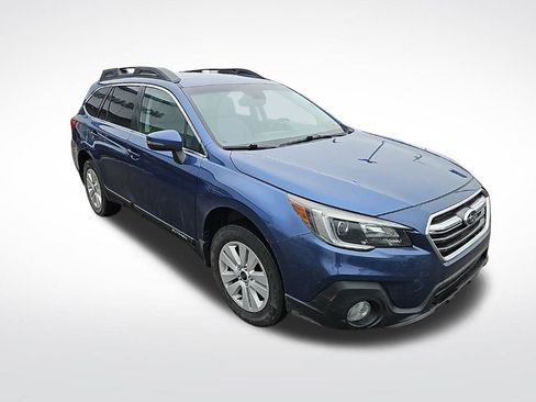 Used 2019 Subaru Outback 2.5i Premium w/ Popular Package #2 image 3