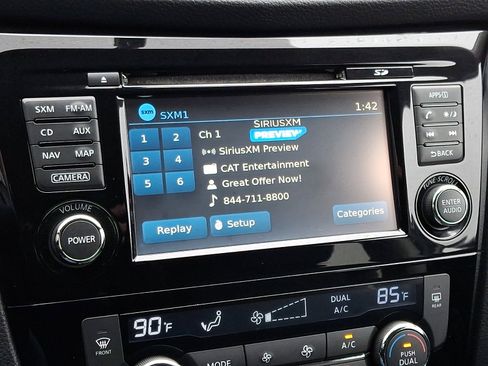 Used 2016 Nissan Rogue SV w/ SV Premium Package image 17