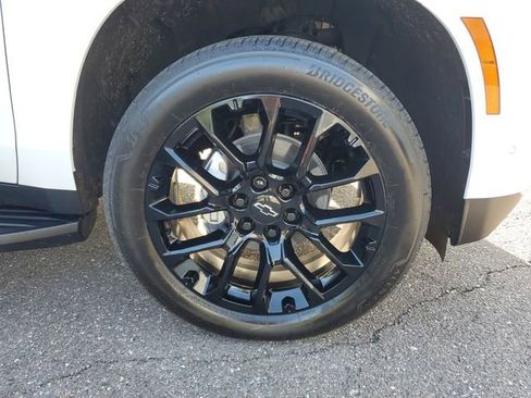 Used 2025 Chevrolet Tahoe LS RWD image 5