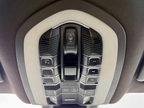 Used 2015 Porsche Macan S AWD/4WD image 25