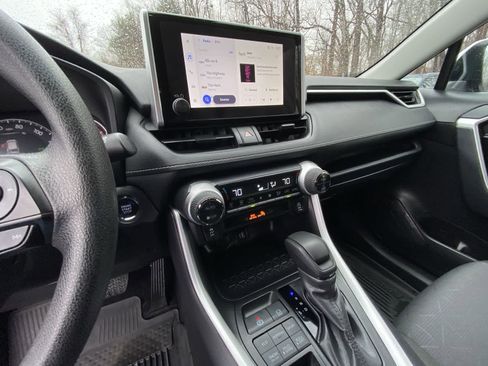 Certified 2025 Toyota RAV4 XLE image 20