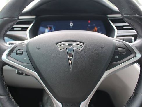 Used 2015 Tesla Model S 85 RWD image 11