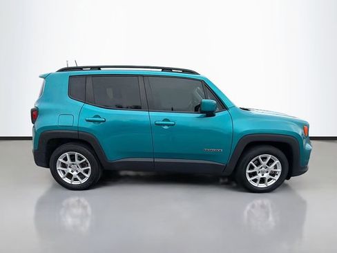 Used 2021 Jeep Renegade Latitude image 2